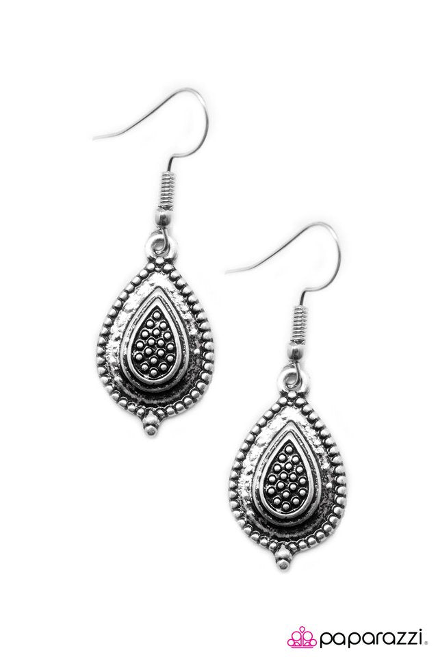 Paparazzi ♥ Natively Native - Silver ♥ Earrings