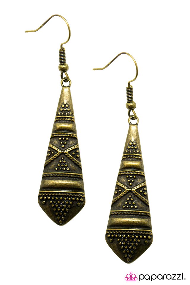 Paparazzi ♥ The Islander Brass - Brass ♥ Earrings