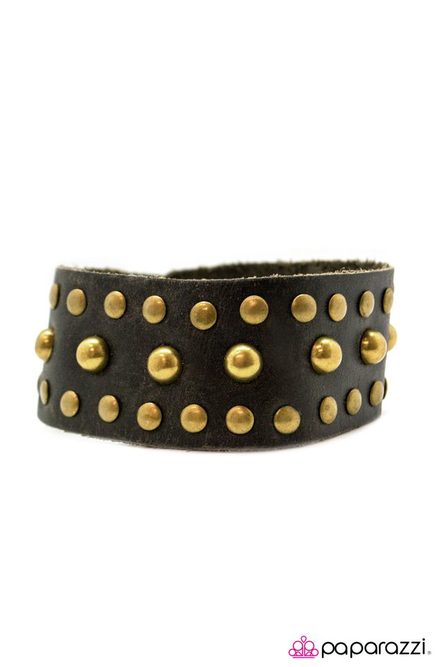 Paparazzi ♥ Buccaneer - Brass ♥ Bracelet