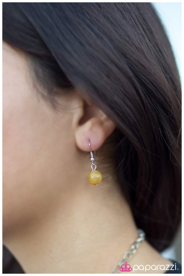 Paparazzi ♥ Stop, Drop, and Roll - Yellow ♥ Necklace