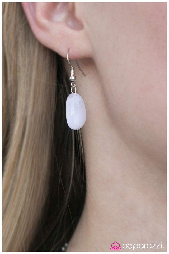 Paparazzi ♥ Sucker Punch - White ♥ Necklace