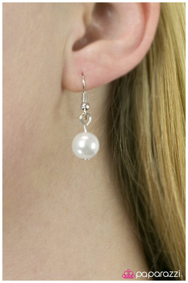 Paparazzi ♥ Call Me Irresistible - White ♥ Necklace