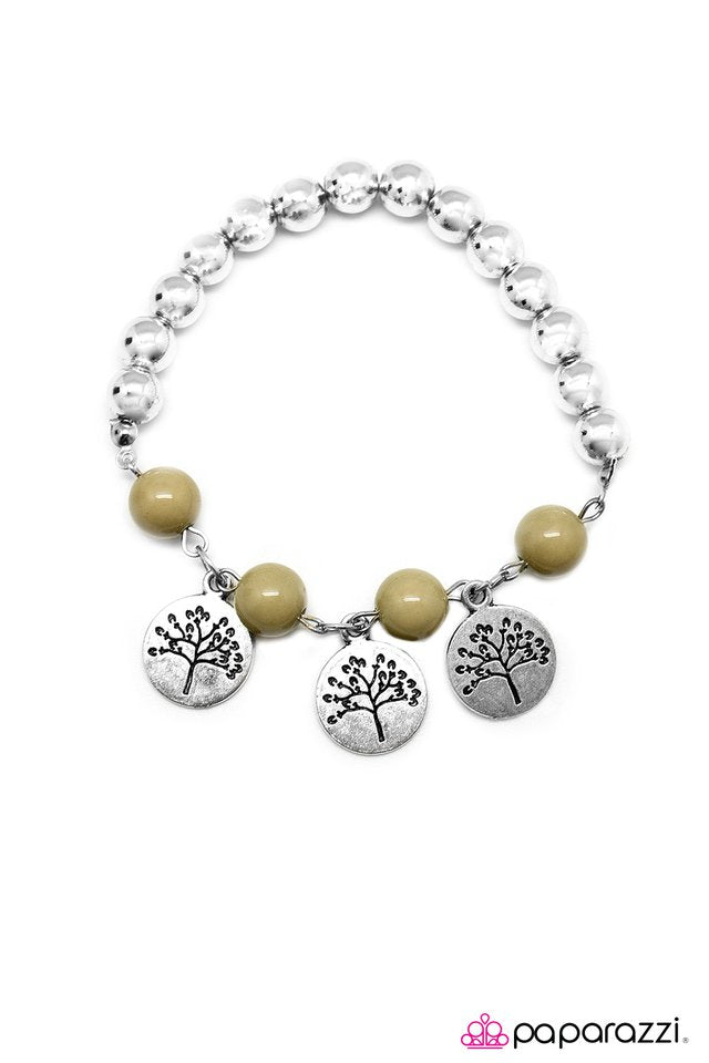 Paparazzi ♥ Dont Mess With Mother Nature - Green ♥ Bracelet