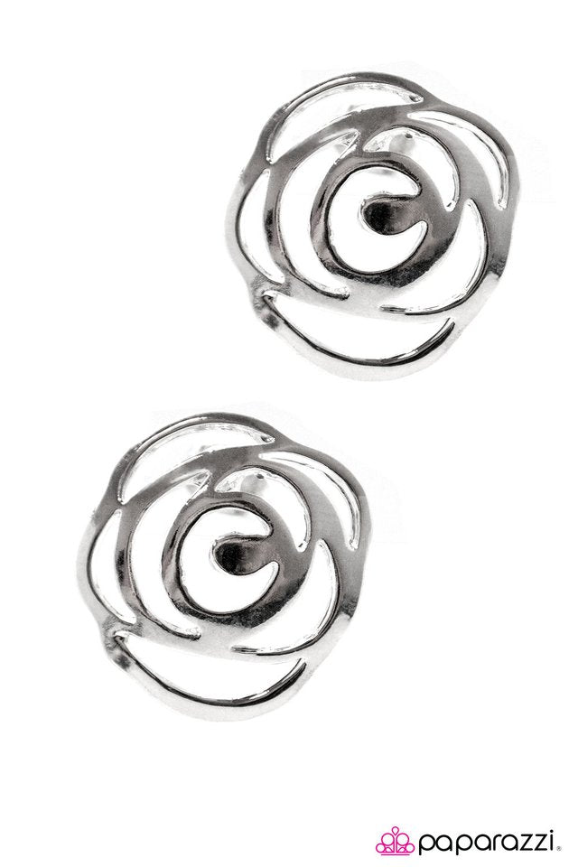 Paparazzi ♥ Boy Meets Girl - Silver ♥ Post Earrings