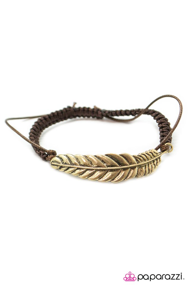 Paparazzi ♥ Under the FEATHER - Brass ♥ Bracelet