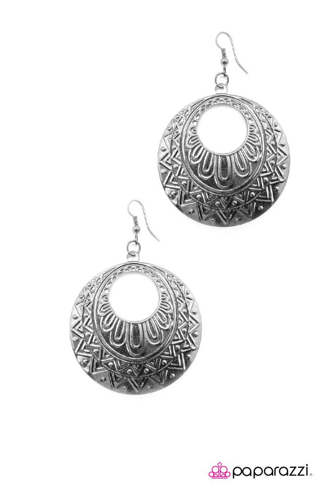 Paparazzi ♥ Under The Tuscan Sun - Black ♥ Earrings