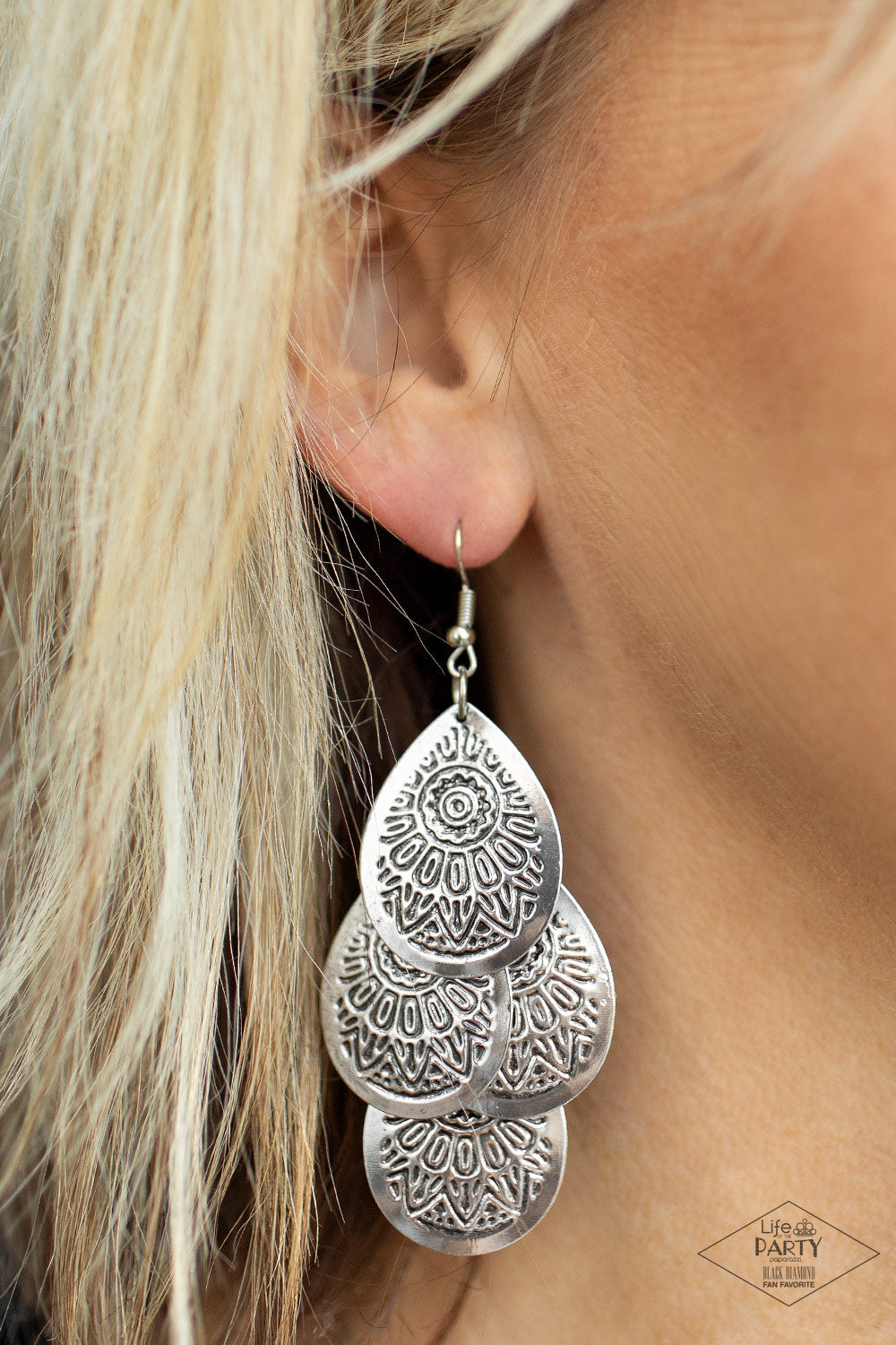 Paparazzi ♥ A Leading Light - Silver ♥ Earrings