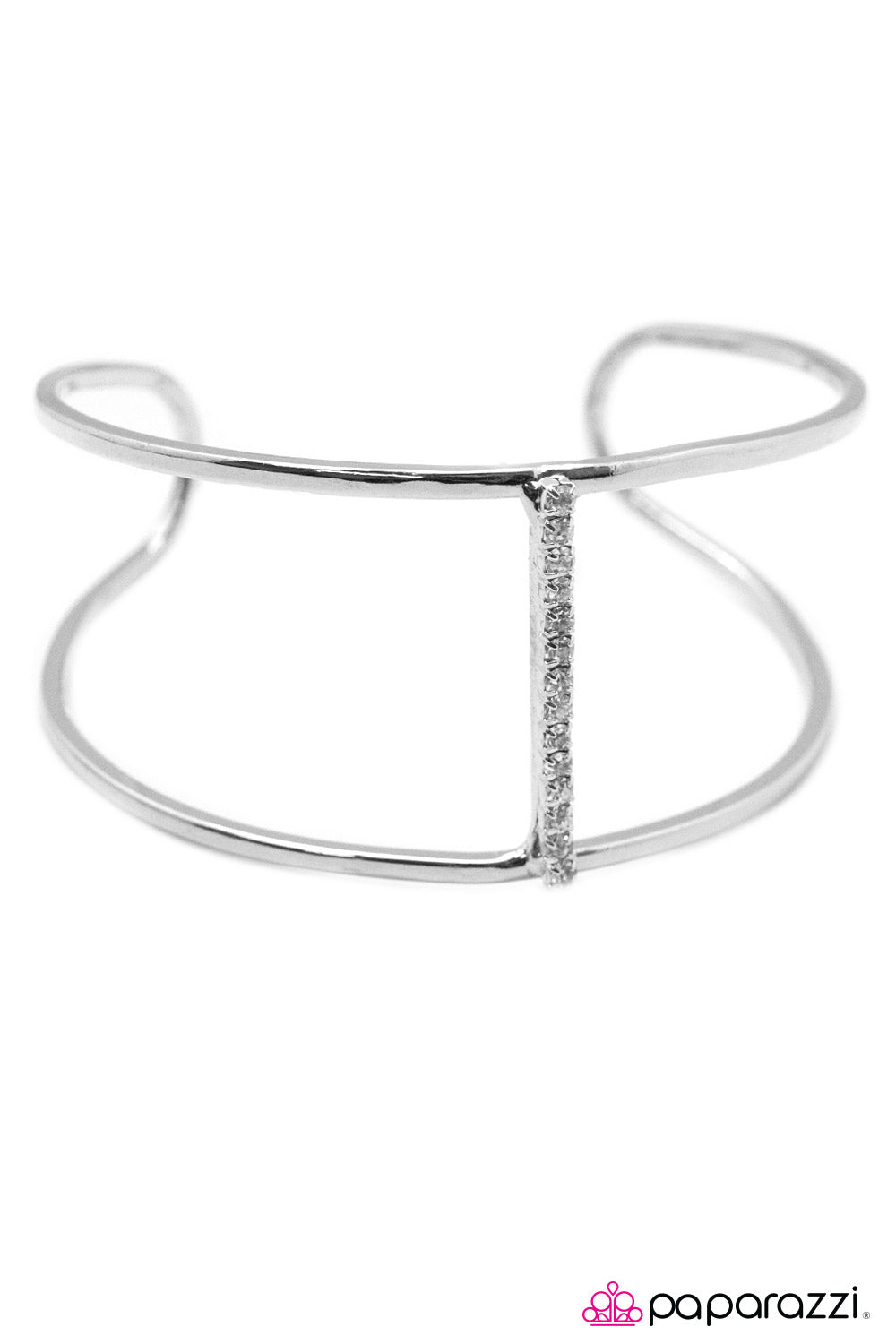 Paparazzi ♥ Outshining The Competition - White ♥ Bracelet
