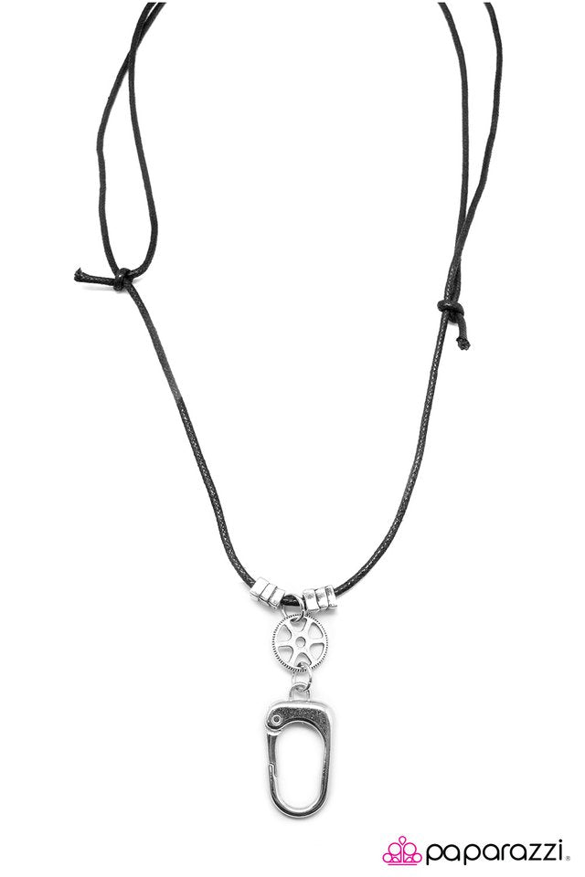 Paparazzi ♥ Grind My Gears - Black ♥ Lanyard