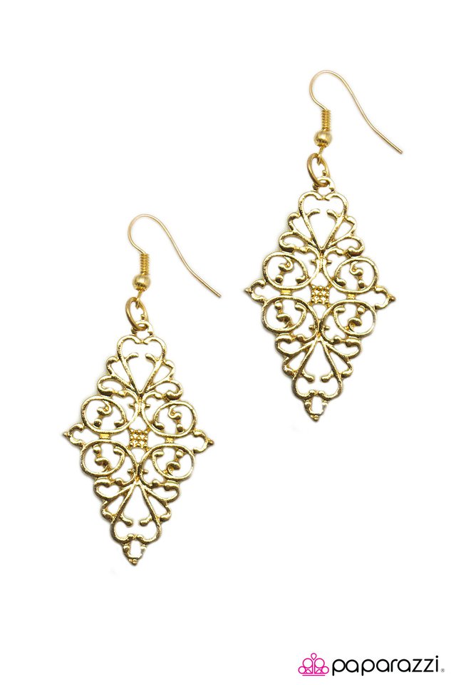 Paparazzi ♥ Tender Is The Night - Gold ♥ Earrings