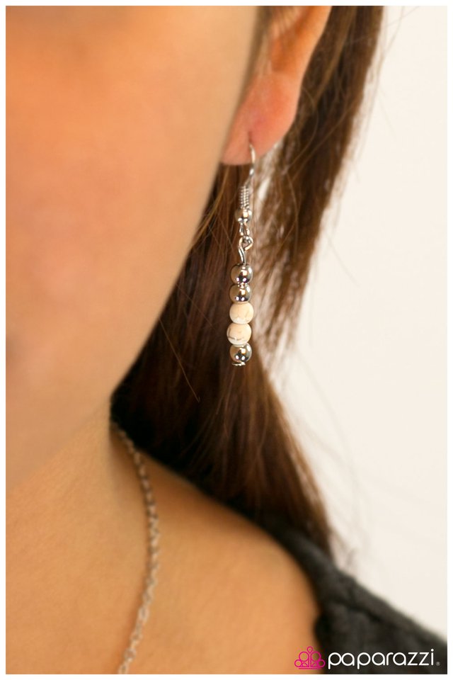 Paparazzi ♥ Last Of The Mohicans - White ♥ Necklace