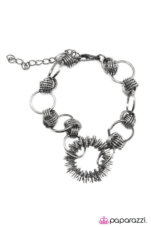 Paparazzi ♥ Spring Fever - Black ♥ Bracelet