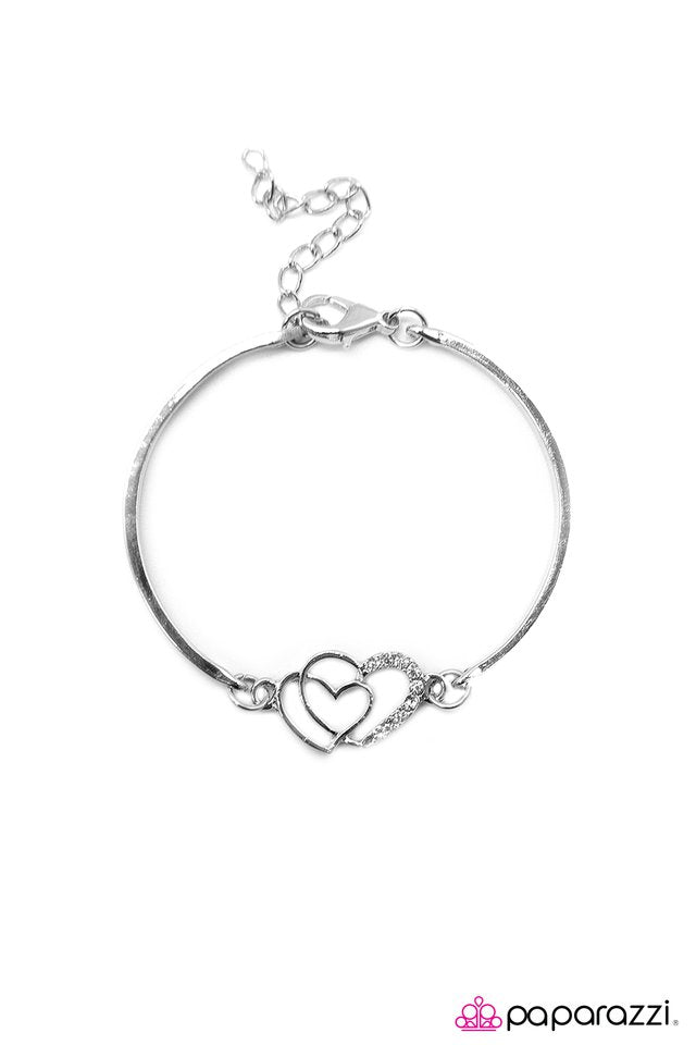 Paparazzi ♥ Dont Go Breaking My Heart - White ♥ Bracelet