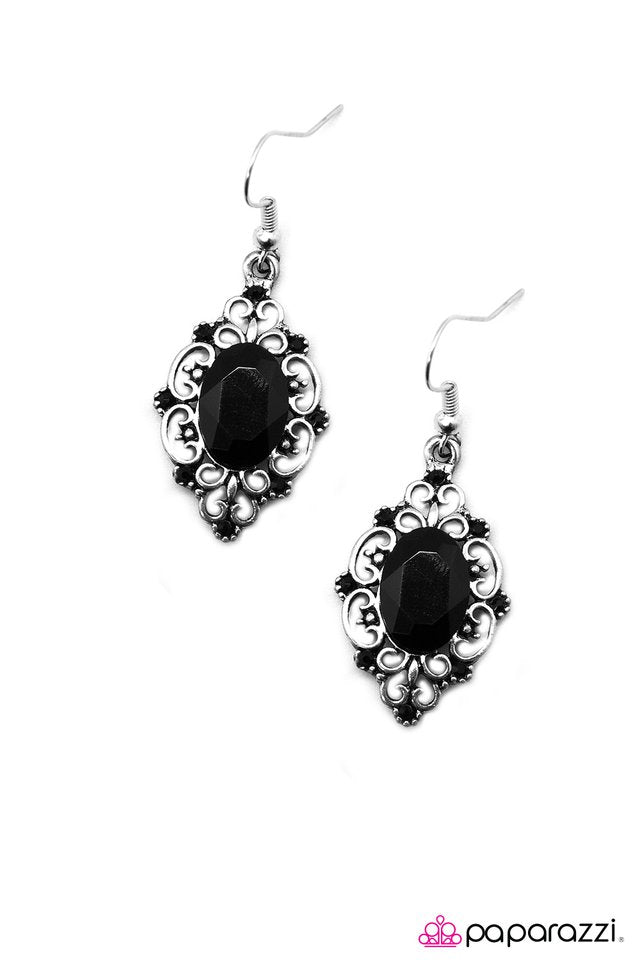 Paparazzi ♥ Made of Money - Black ♥ Earrings
