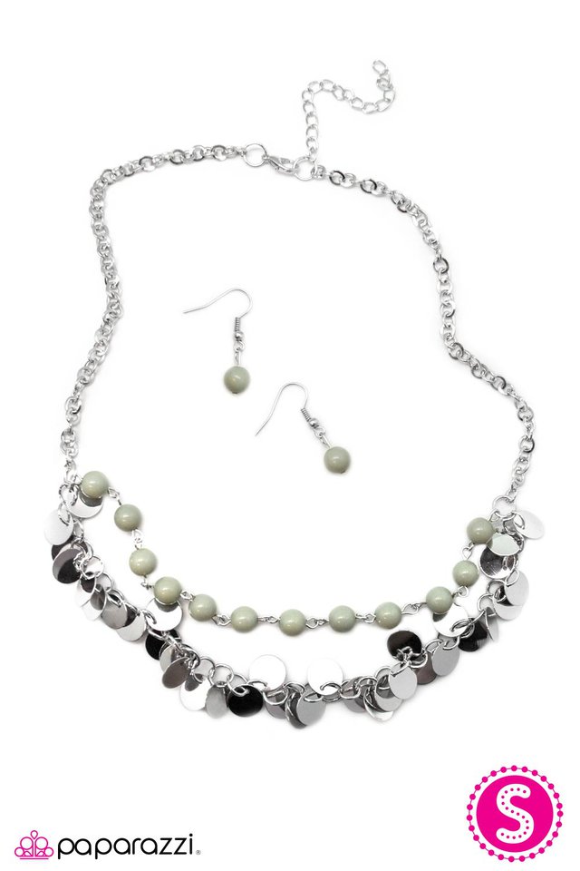 Paparazzi ♥ Let Me Introduce Myself... - Green ♥ Necklace