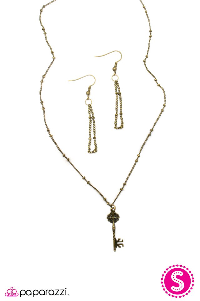 Paparazzi ♥ Secret Love - Brass ♥ Necklace