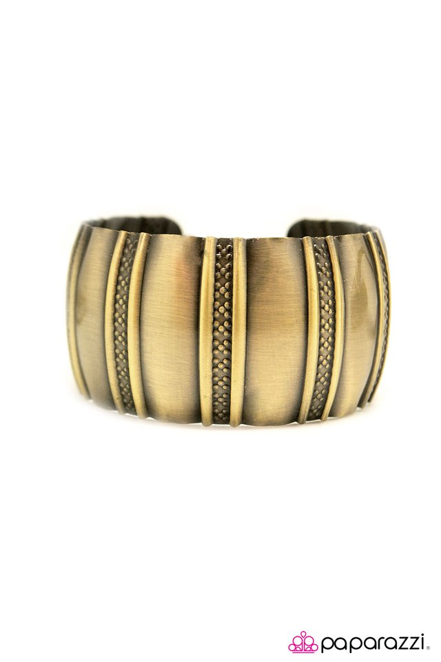Paparazzi ♥ Thats a Cinch - Brass ♥ Bracelet