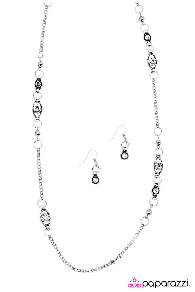 Paparazzi ♥ As Far As The Eye Can See - White ♥ Necklace