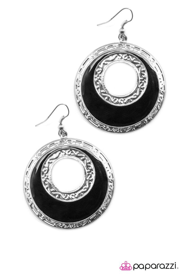 Paparazzi ♥ Night Owl - Black ♥ Earrings