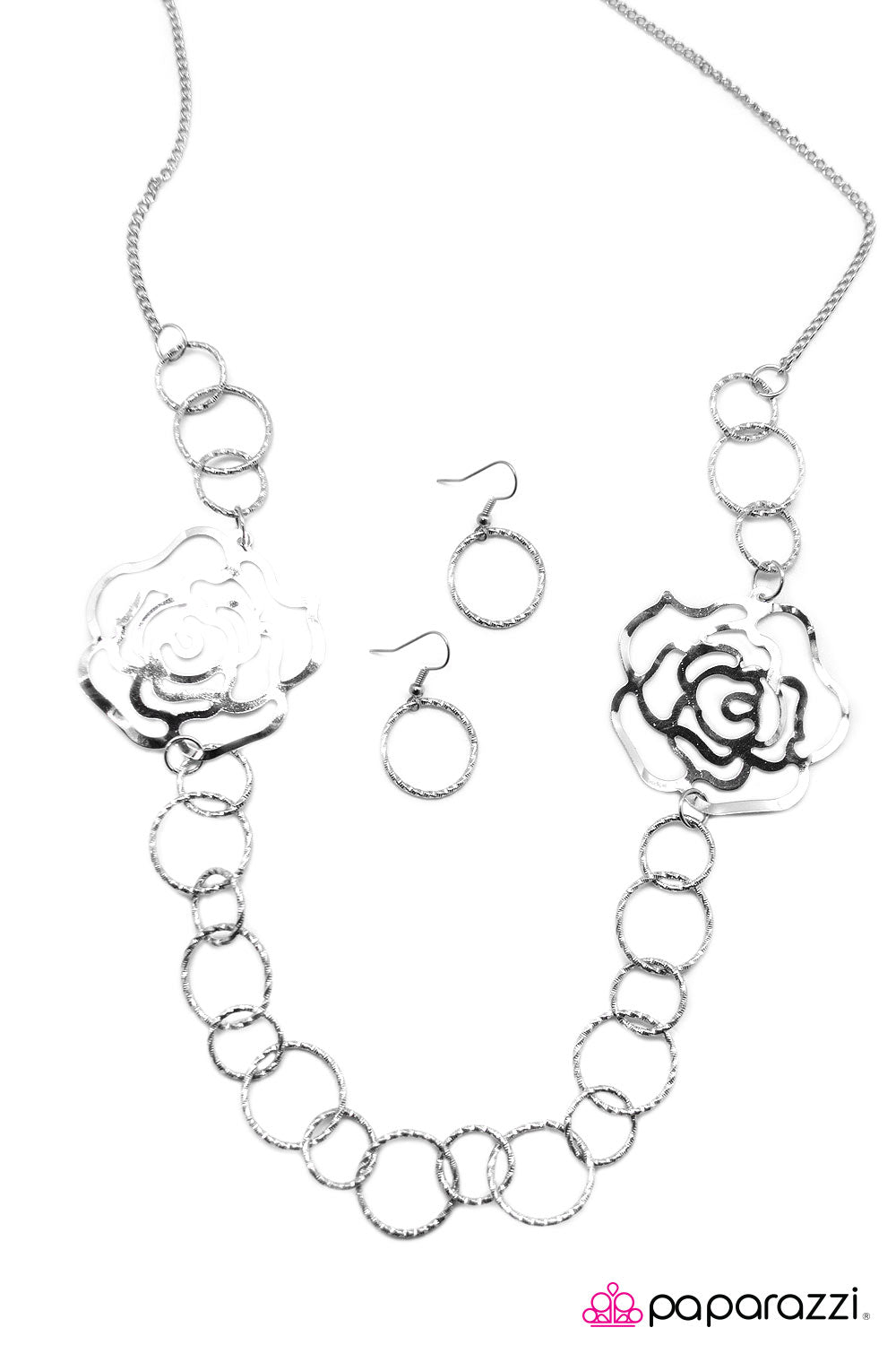 Paparazzi ♥ Let A Thousand Flowers Bloom - Silver ♥ Necklace