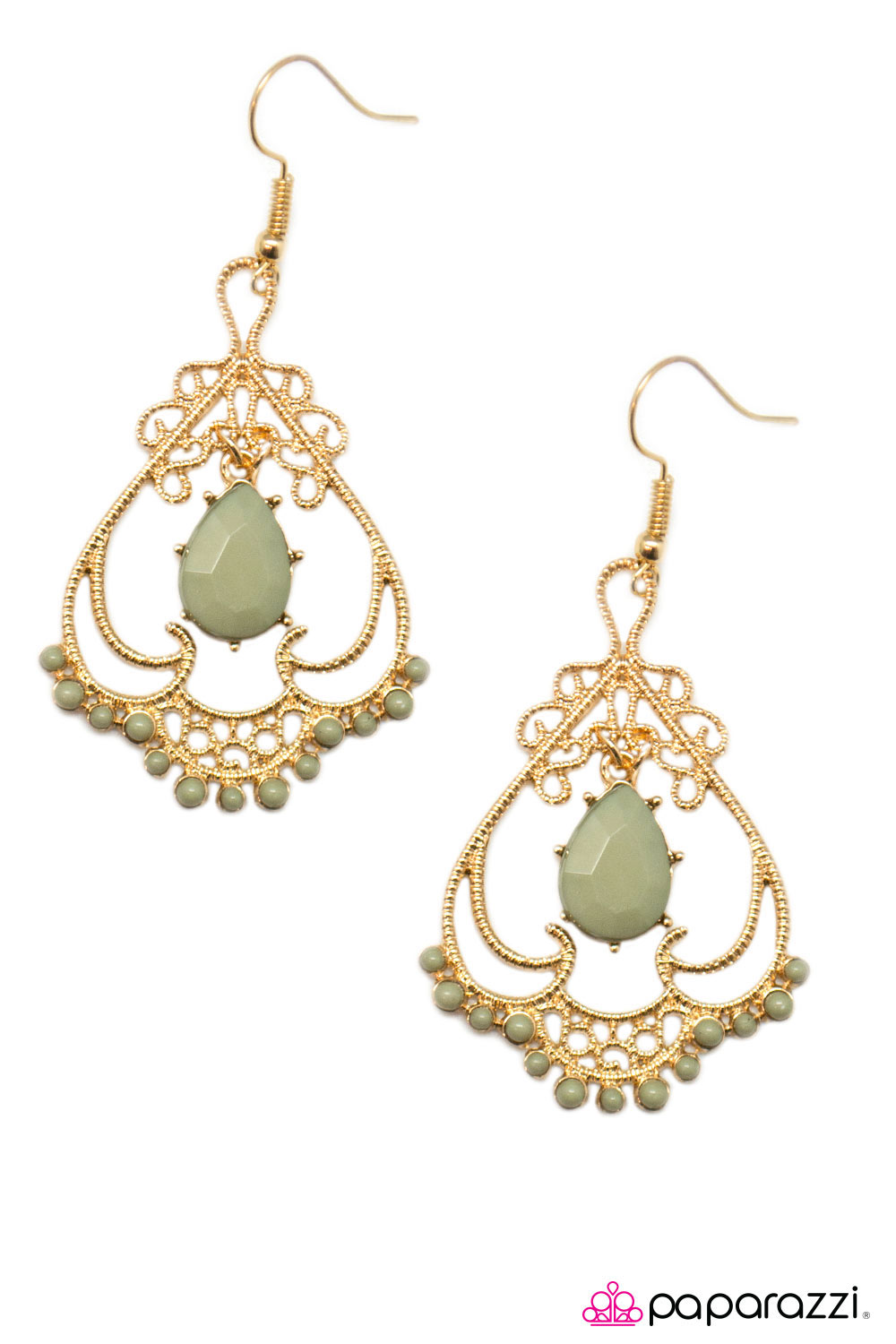 Paparazzi ♥ Queen Of Spades - Green ♥ Earrings