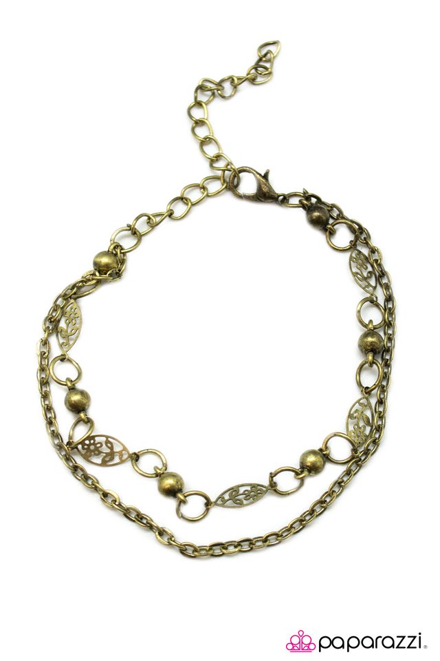 Paparazzi ♥ Small Town Wonder - Brass ♥ Bracelet