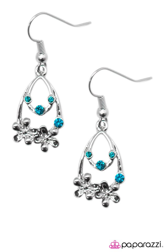 Paparazzi ♥ Very Merry - Blue ♥ Earrings