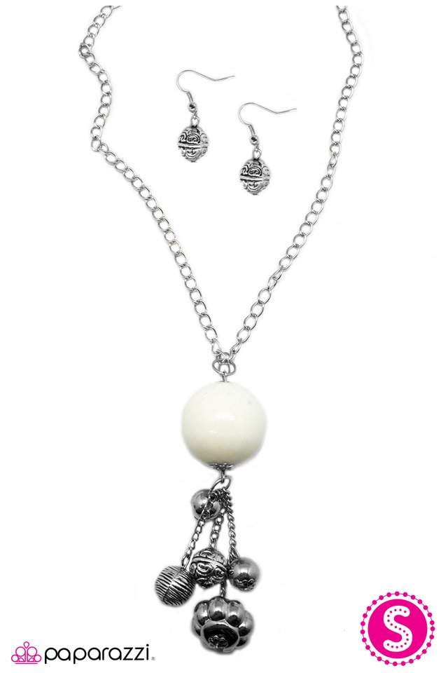 Paparazzi ♥ Globetrotter - White ♥ Necklace