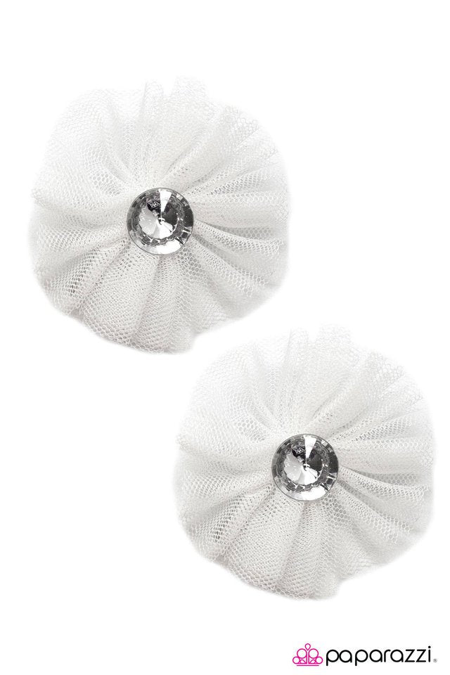 Paparazzi ♥ Yes, Darling - White ♥ Hair Clip