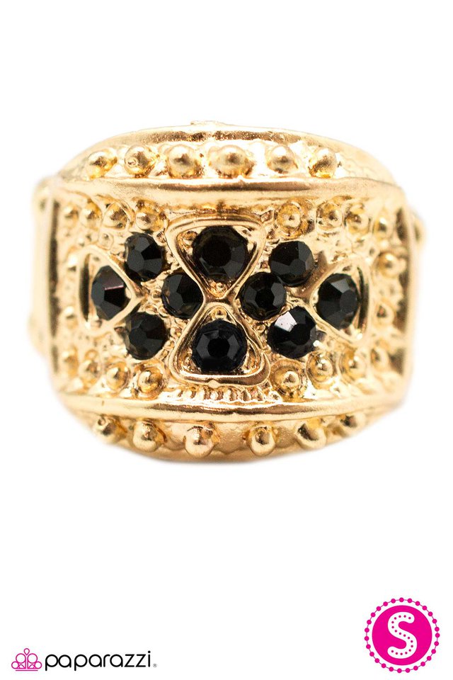 Paparazzi ♥ The Headliner - Gold ♥ Ring