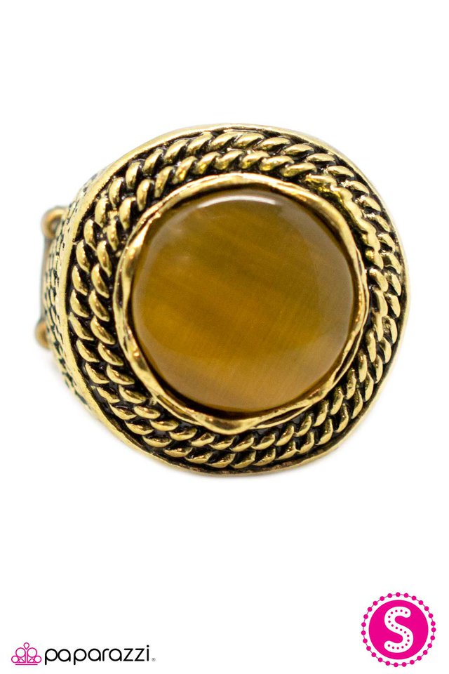 Paparazzi ♥ In Your Face - Brass ♥ Ring