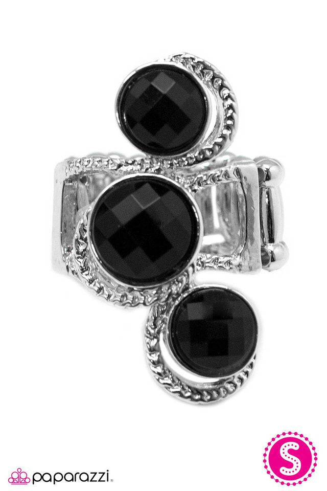 Paparazzi ♥ Watch Me Now! - Black ♥ Ring