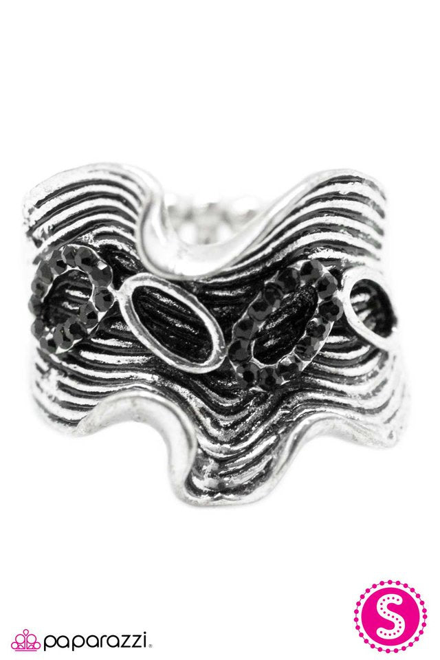 Paparazzi ♥ Rollin Down The River - Black ♥ Ring