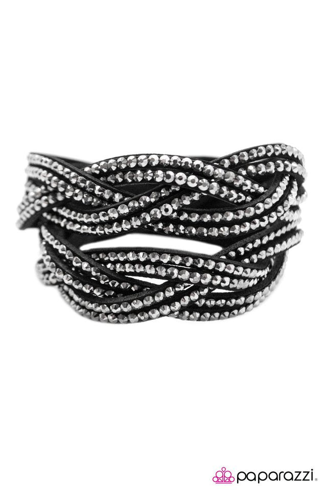 Paparazzi ♥ The In Crowd - Black ♥ Bracelet