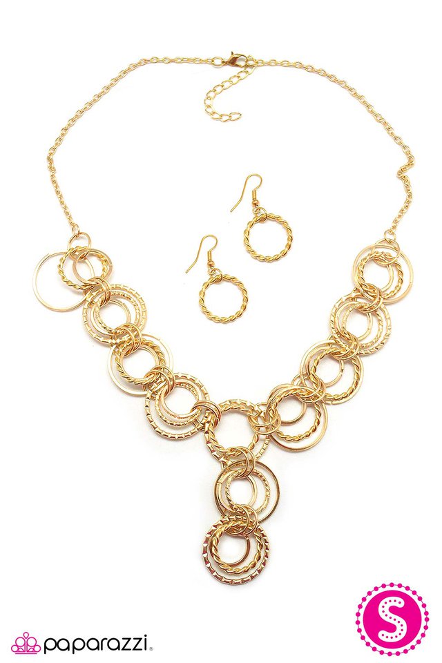 Paparazzi ♥ Foolish Games - Gold ♥ Necklace