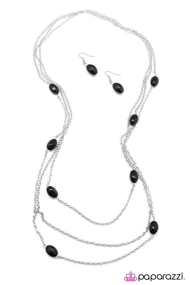 Paparazzi ♥ Voodoo Vixen - Black ♥ Necklace