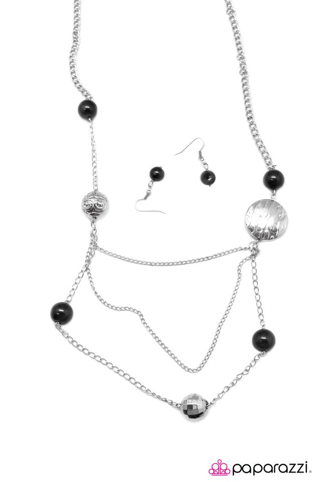 Paparazzi ♥ Ripple of Excitement - Black ♥ Necklace