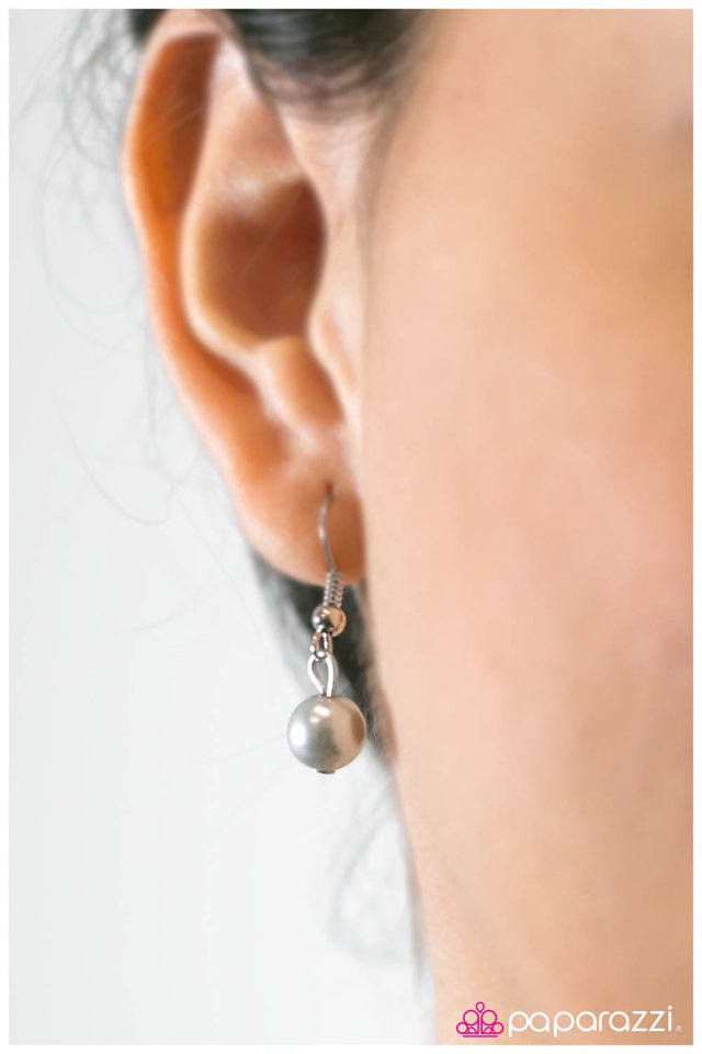 Paparazzi ♥ Expressionist - Silver ♥ Necklace