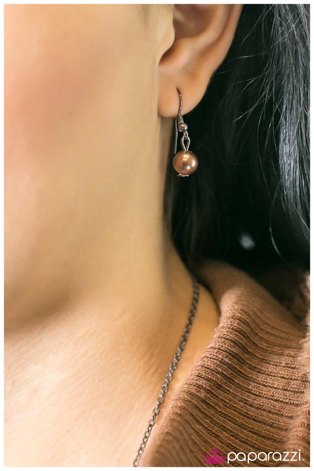 Paparazzi ♥ Youre CRIMPING My Style - Brown ♥ Necklace