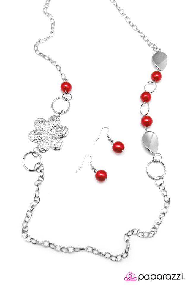 Paparazzi ♥ Not So Ordinary - Red ♥ Necklace
