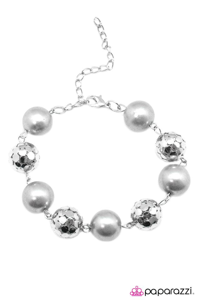 Paparazzi ♥ Deck The Halls - Silver ♥ Bracelet