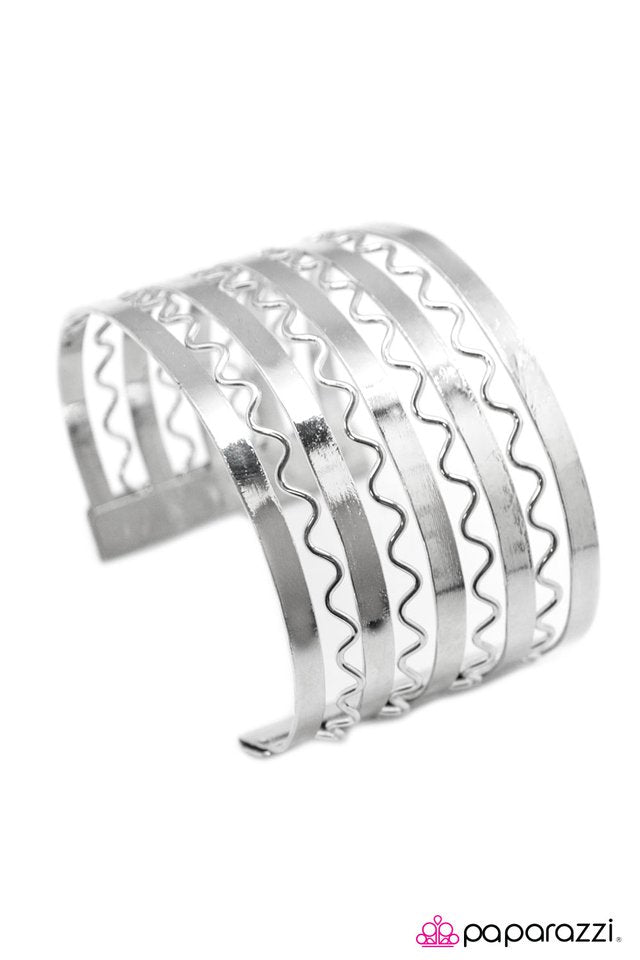 Paparazzi ♥ Check Your Pulse - Silver ♥ Bracelet