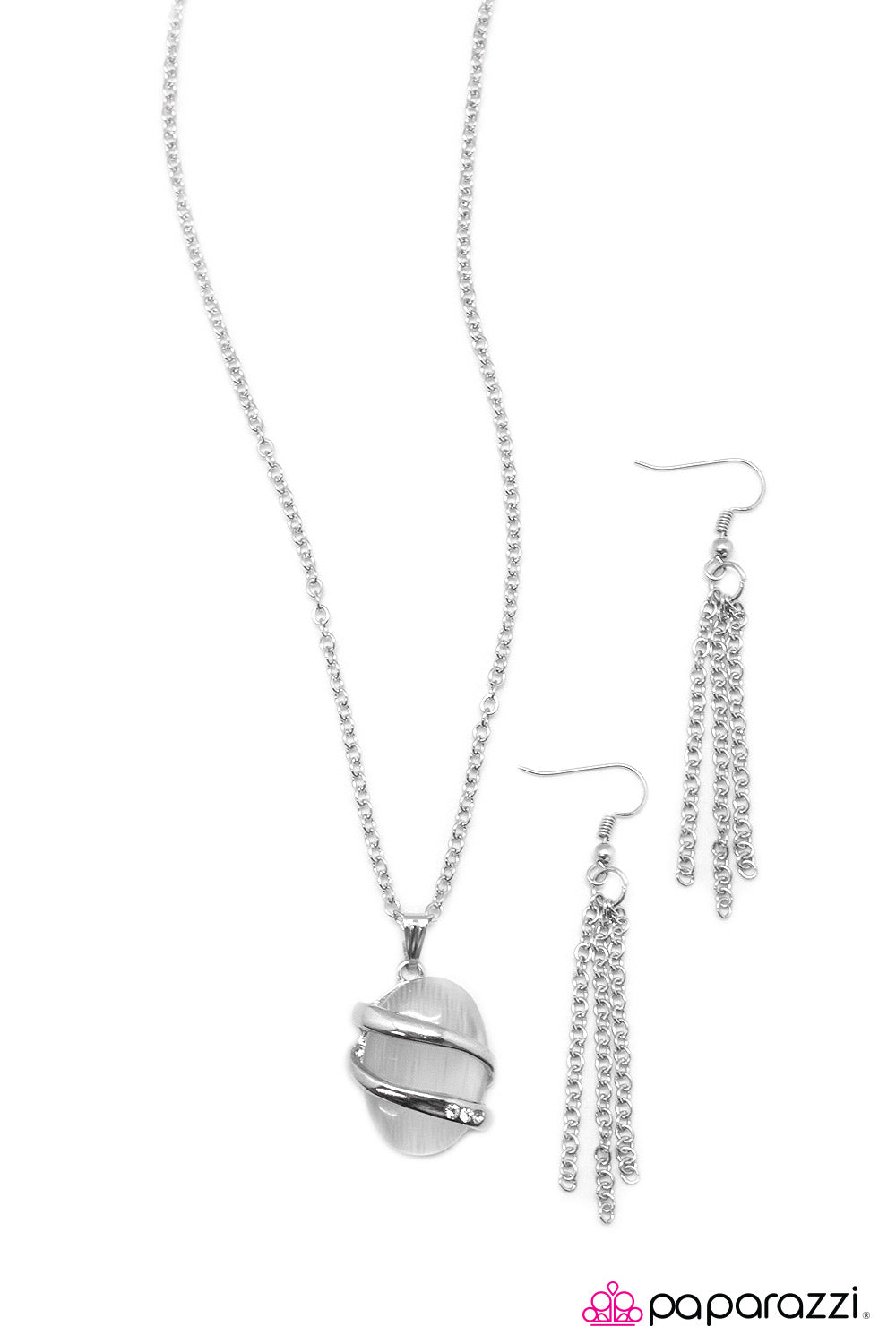 Paparazzi ♥ Keep Stringing You Along - White ♥ Necklace