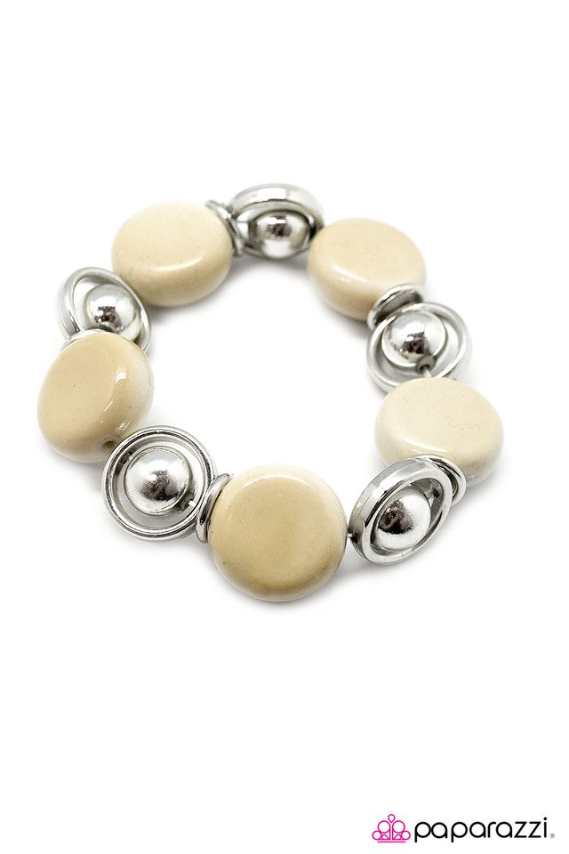 Paparazzi ♥ Totally Toasted - White ♥ Bracelet