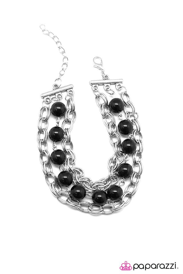 Paparazzi ♥ Stuck In The Middle - Black ♥ Bracelet