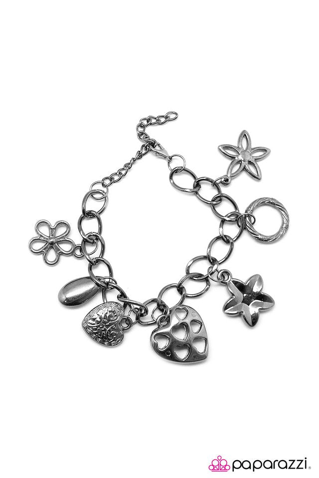 Paparazzi ♥ Be Still, My Heart - Black ♥ Bracelet