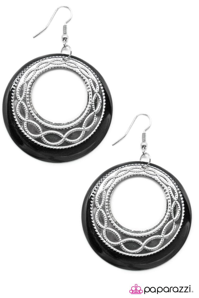 Paparazzi ♥ Intertwining Melodies - Black ♥ Earrings