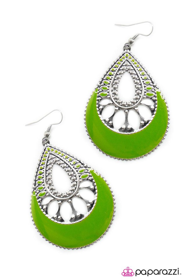 Paparazzi ♥ Last Call - Green ♥ Earrings