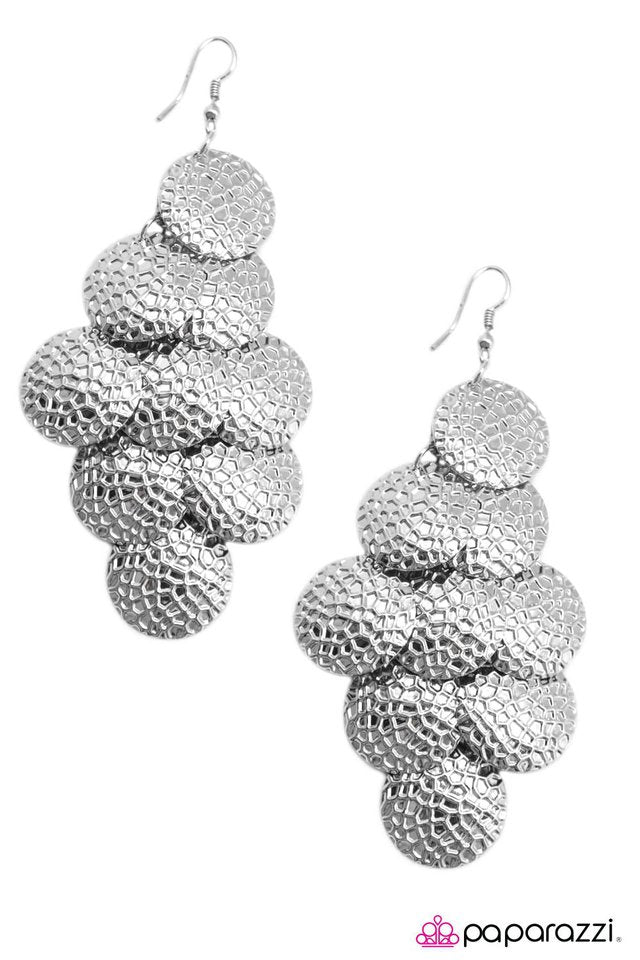 Paparazzi ♥ Earth Shattering - Silver ♥ Earrings