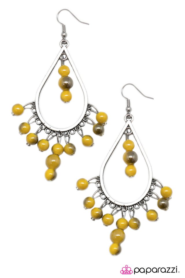 Paparazzi ♥ Free Fallin - Yellow ♥ Earrings